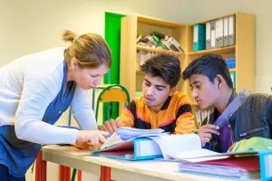 Un cours de français avec des jeunes allophones